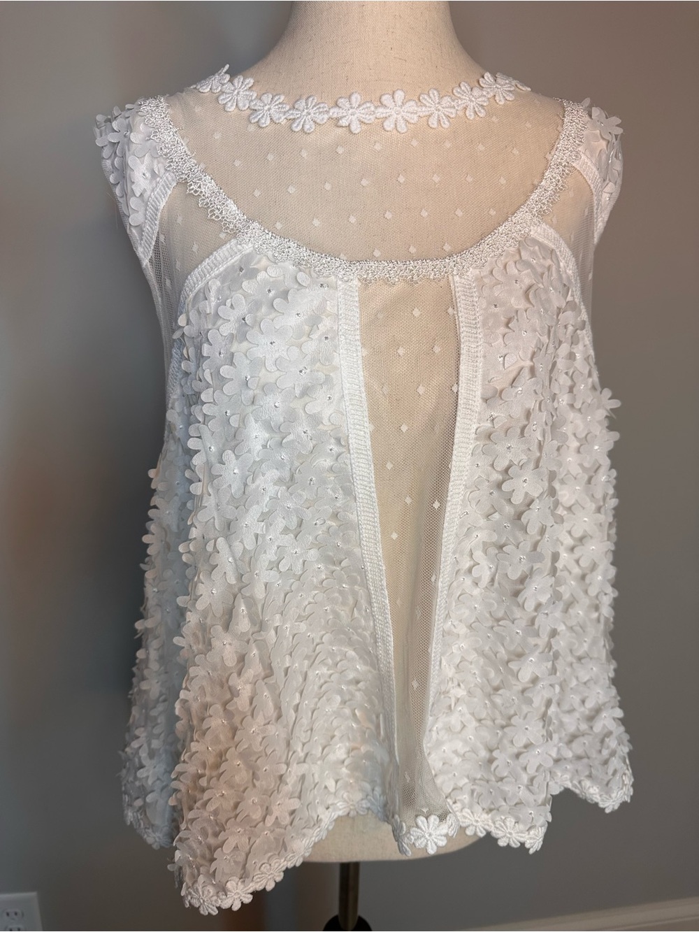 NWT POL sz S oversized beautiful sheer sleeveless tank blouse floral white